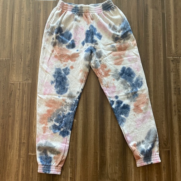 Victoria's Secret Pink Tie Dye Sweat Suit 60%cotton 40% polyester gently used - Picture 2 of 8